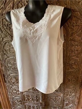 White Embroidered V-Neck Sleeveless Blouse